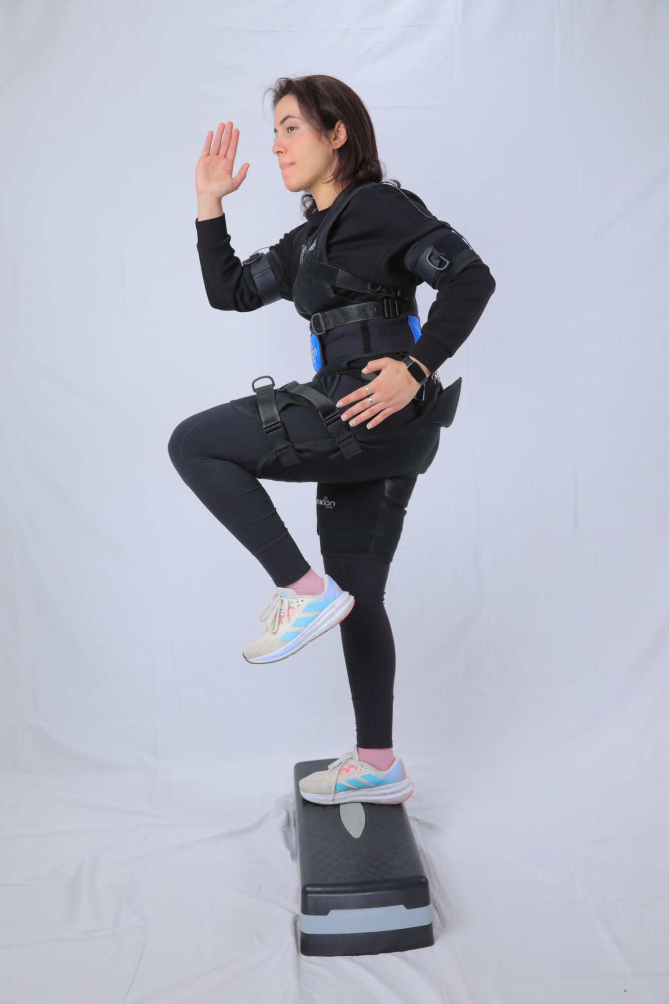 Step knee-up